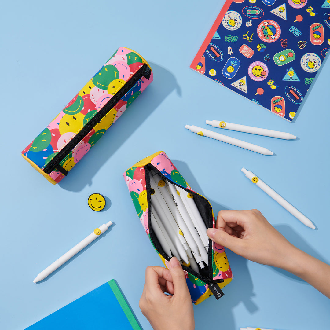 SmileyWorld Cylinder Pen Case