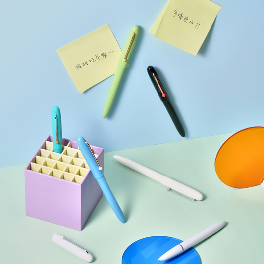 Retro Fountain Pen in Paper Box